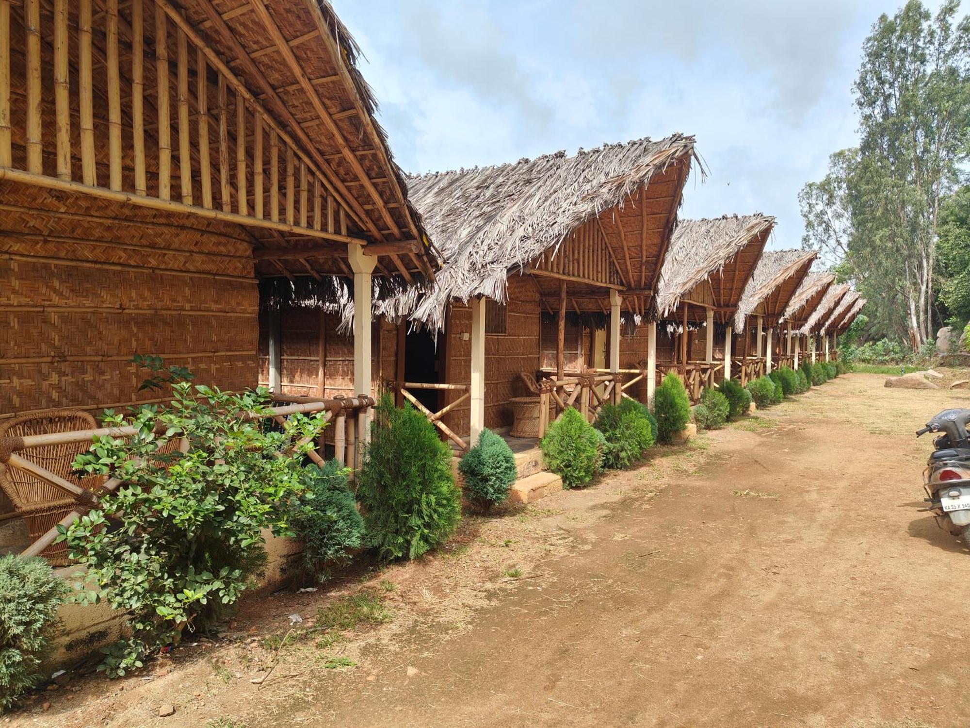 Hotel Lazy Panda Hampi Esterno foto